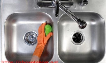 12 cách làm sạch bồn rửa bát đơn giản tại nhà